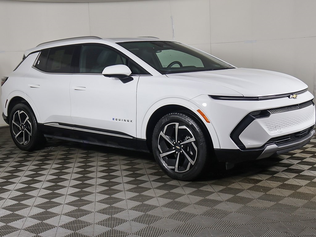 Used 2024 Chevrolet Equinox EV LT with VIN 3GN7DLRR9RS294257 for sale in Bedford, OH