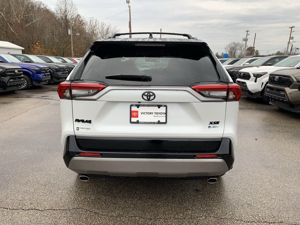 2025 Toyota RAV4 Hybrid XSE photo 4