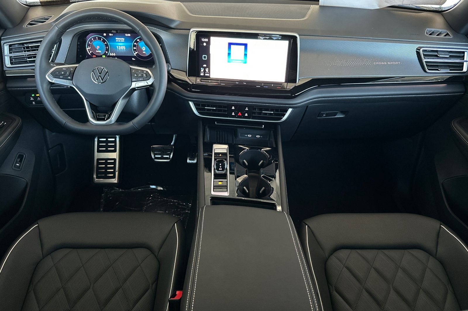 2026 Volkswagen Atlas Cross Sport SEL Premium R-Line photo 13