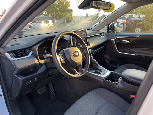 2024 Toyota RAV4 XLE photo 4