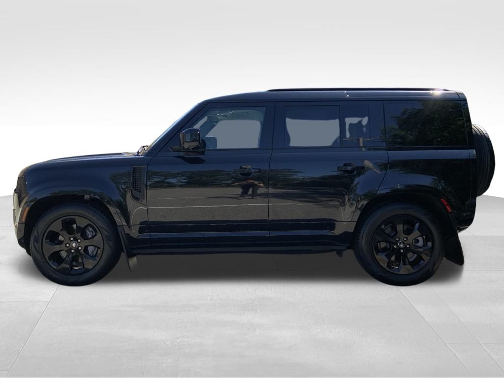 2025 Land Rover Defender 110 X-Dynamic SE photo 5