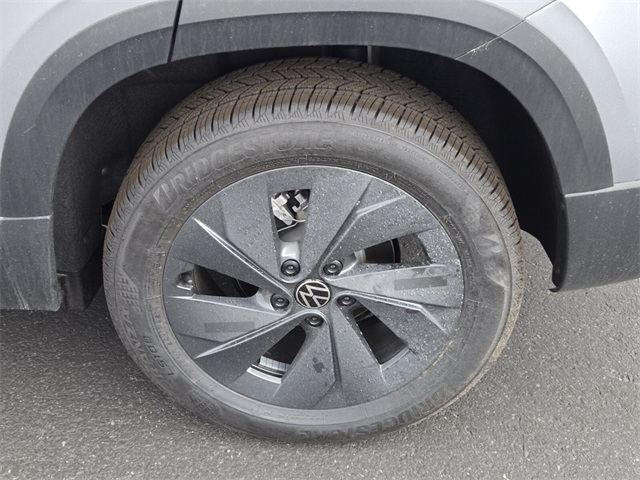 2025 Volkswagen Taos S photo 2