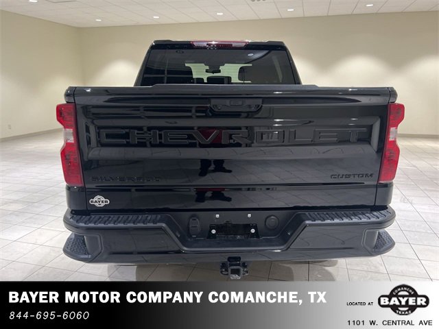 2025 Chevrolet Silverado Custom photo 3