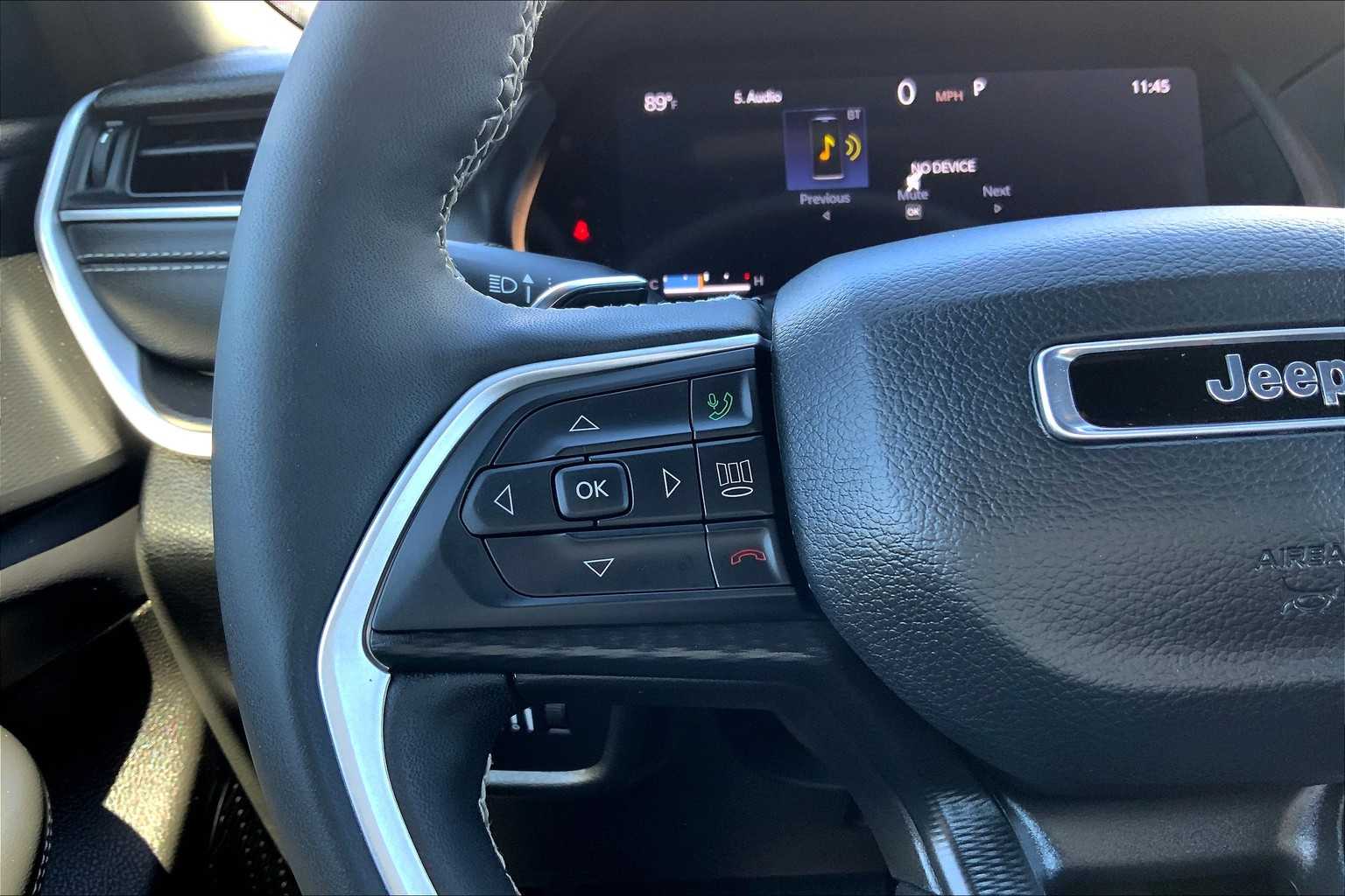 2025 Jeep Grand Cherokee Laredo X photo 22
