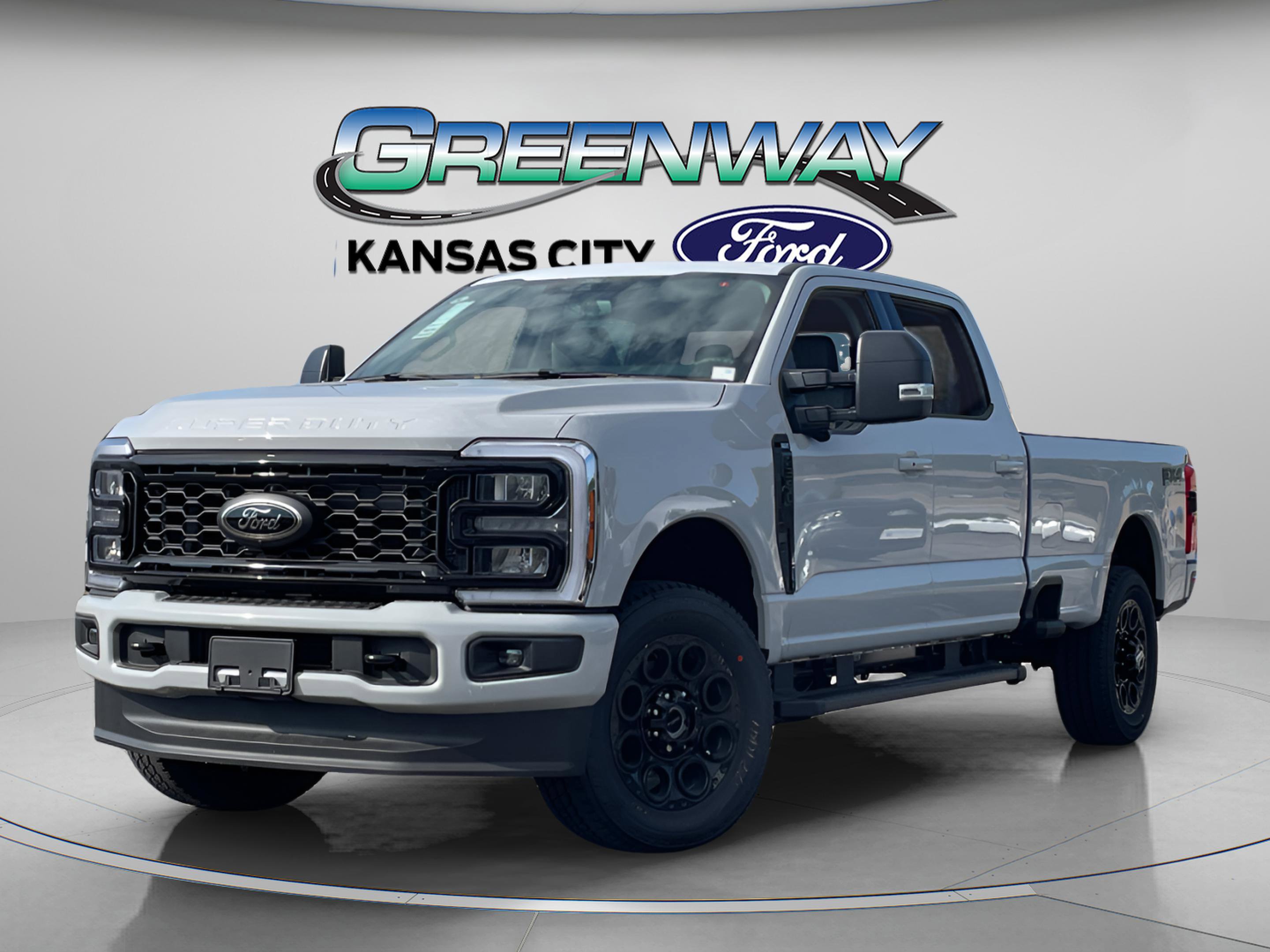 2026 Ford F-350 XLT photo 3