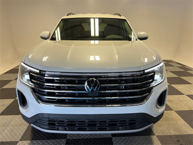2026 Volkswagen Atlas SE photo 2