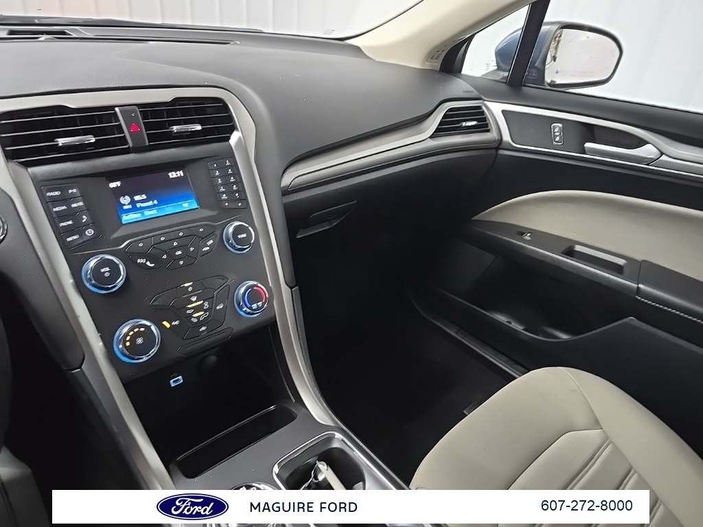 2019 Ford Fusion S photo 24