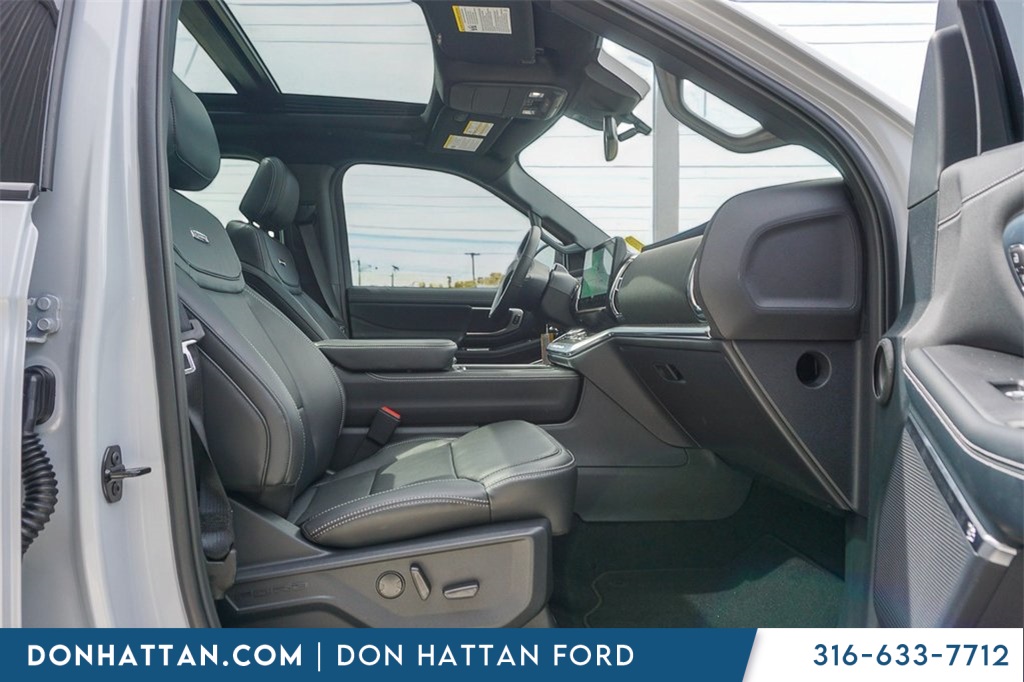 2025 Ford Expedition Platinum photo 28