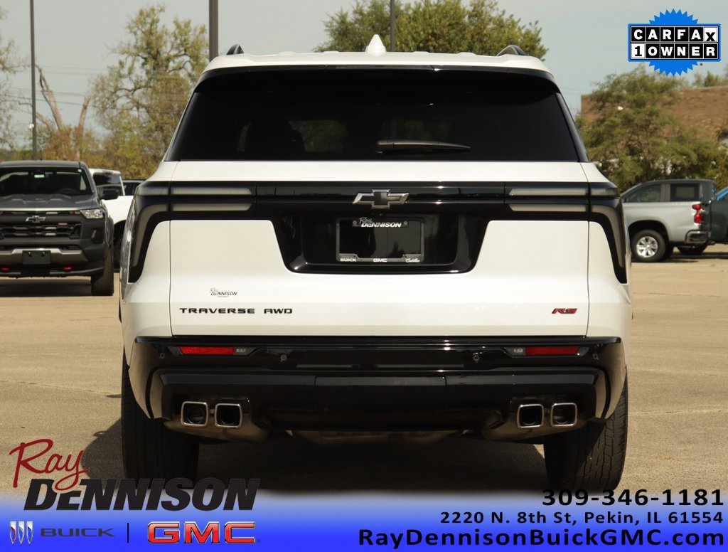 2024 Chevrolet Traverse RS photo 2