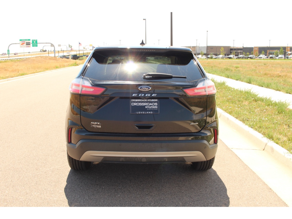2021 Ford Edge SEL photo 4