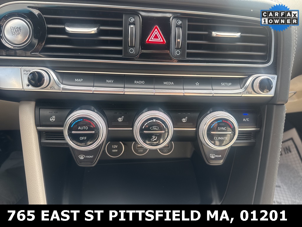 2022 Genesis G70 2.0T photo 10