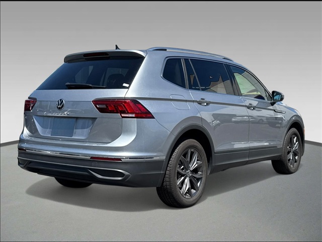 2023 Volkswagen Tiguan SE photo 2