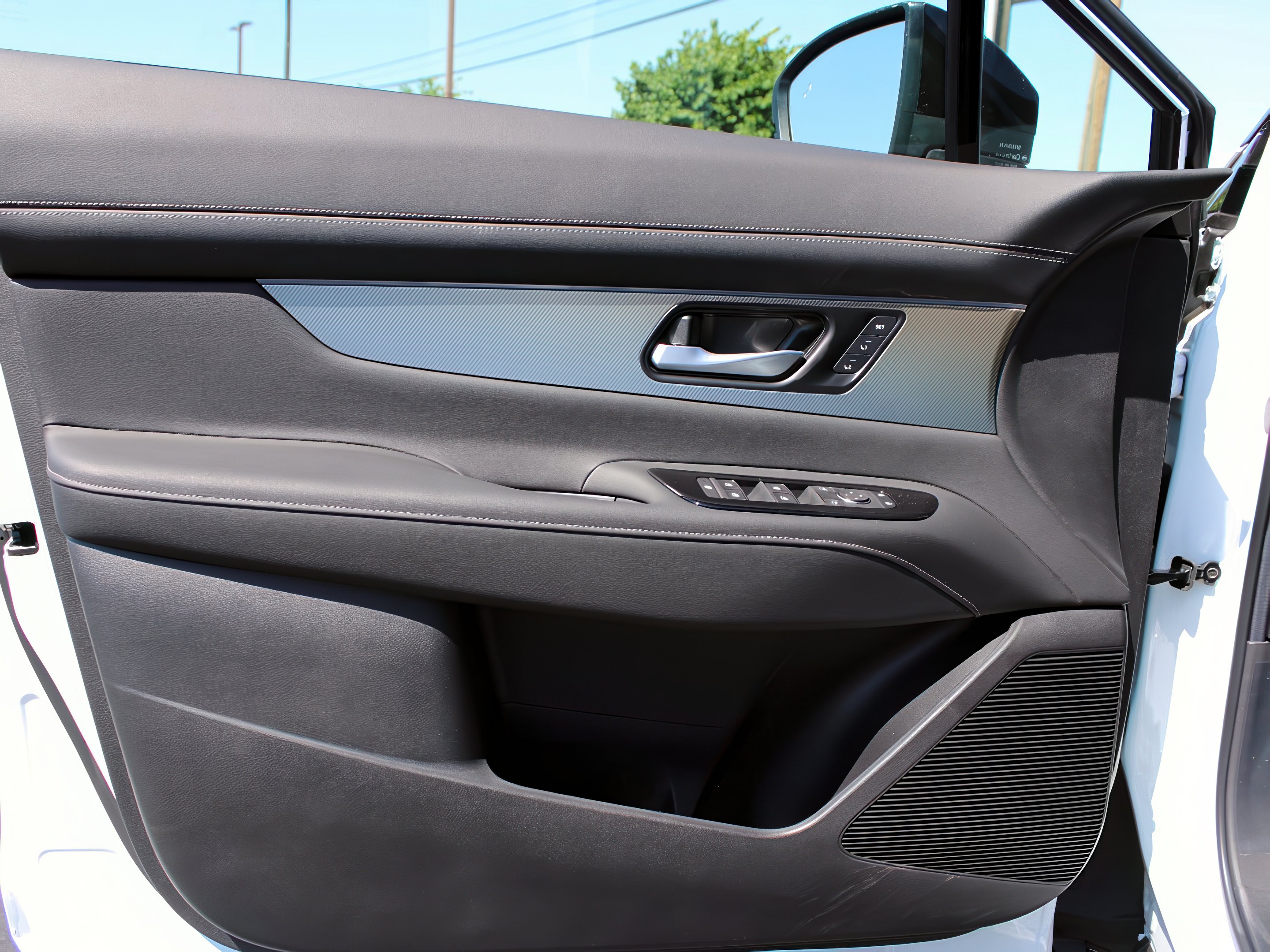 2025 Nissan Murano SL photo 8