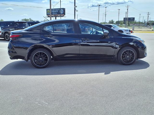 2024 Nissan Versa 1.6 S photo 4