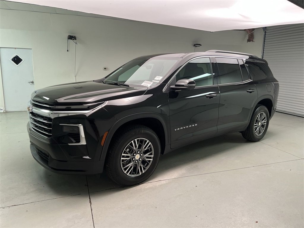 2026 Chevrolet Traverse photo 4