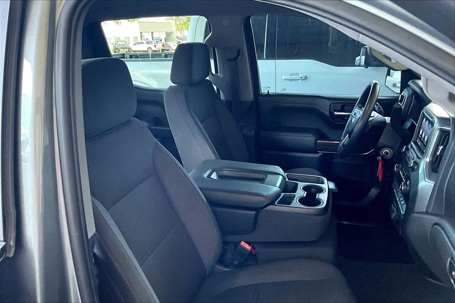 2020 Chevrolet Silverado 1500 LT photo 8