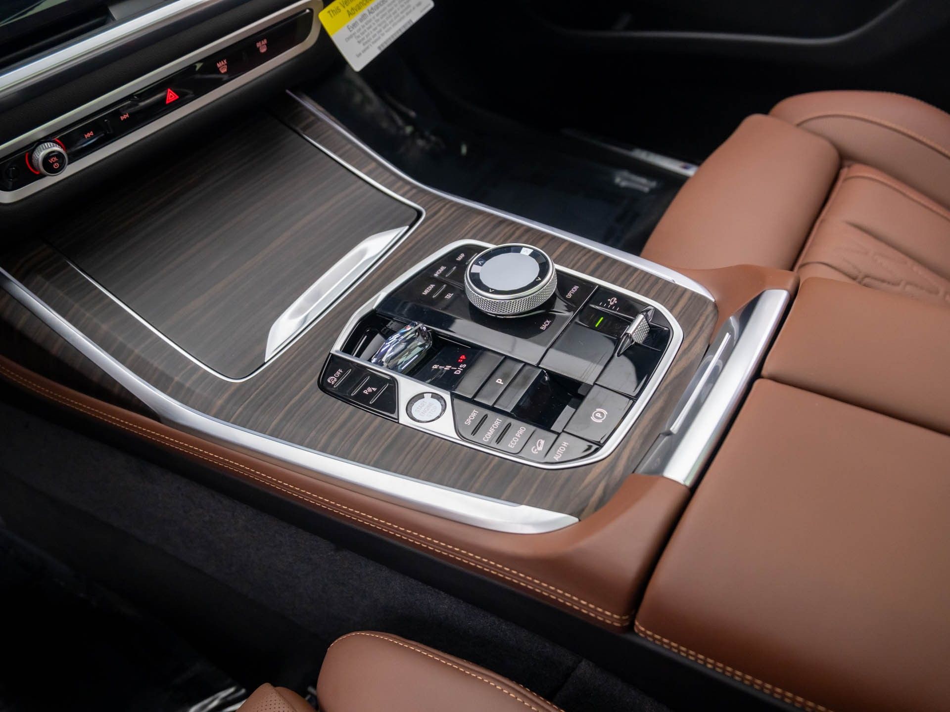 New 2026 Manhattan Green Metallic BMW M60i image 11