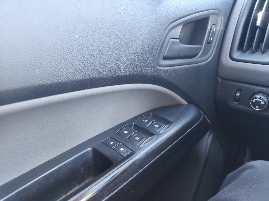 2016 Chevrolet Colorado Work Truck photo 21