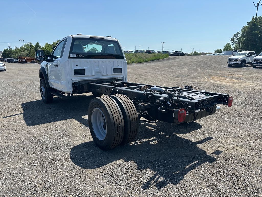 2025 Ford F-600 photo 4