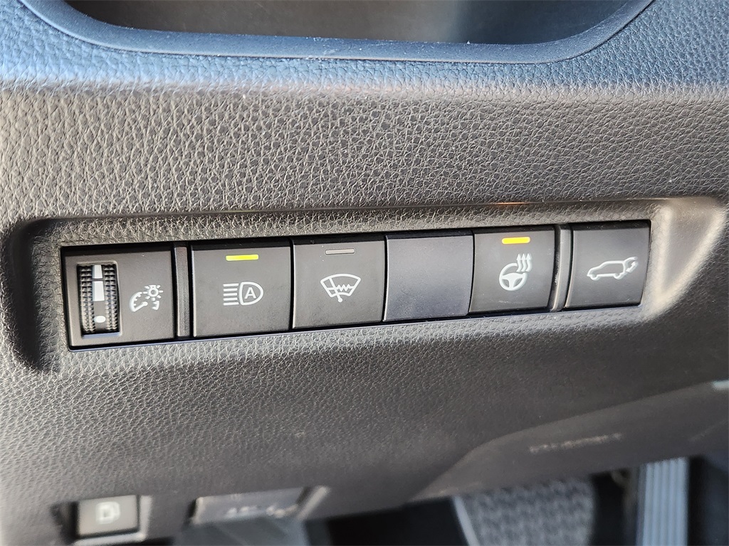 2020 Toyota RAV4 Hybrid XSE photo 27