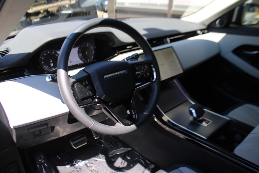 2024 Land Rover Range Rover Evoque Dynamic SE photo 4