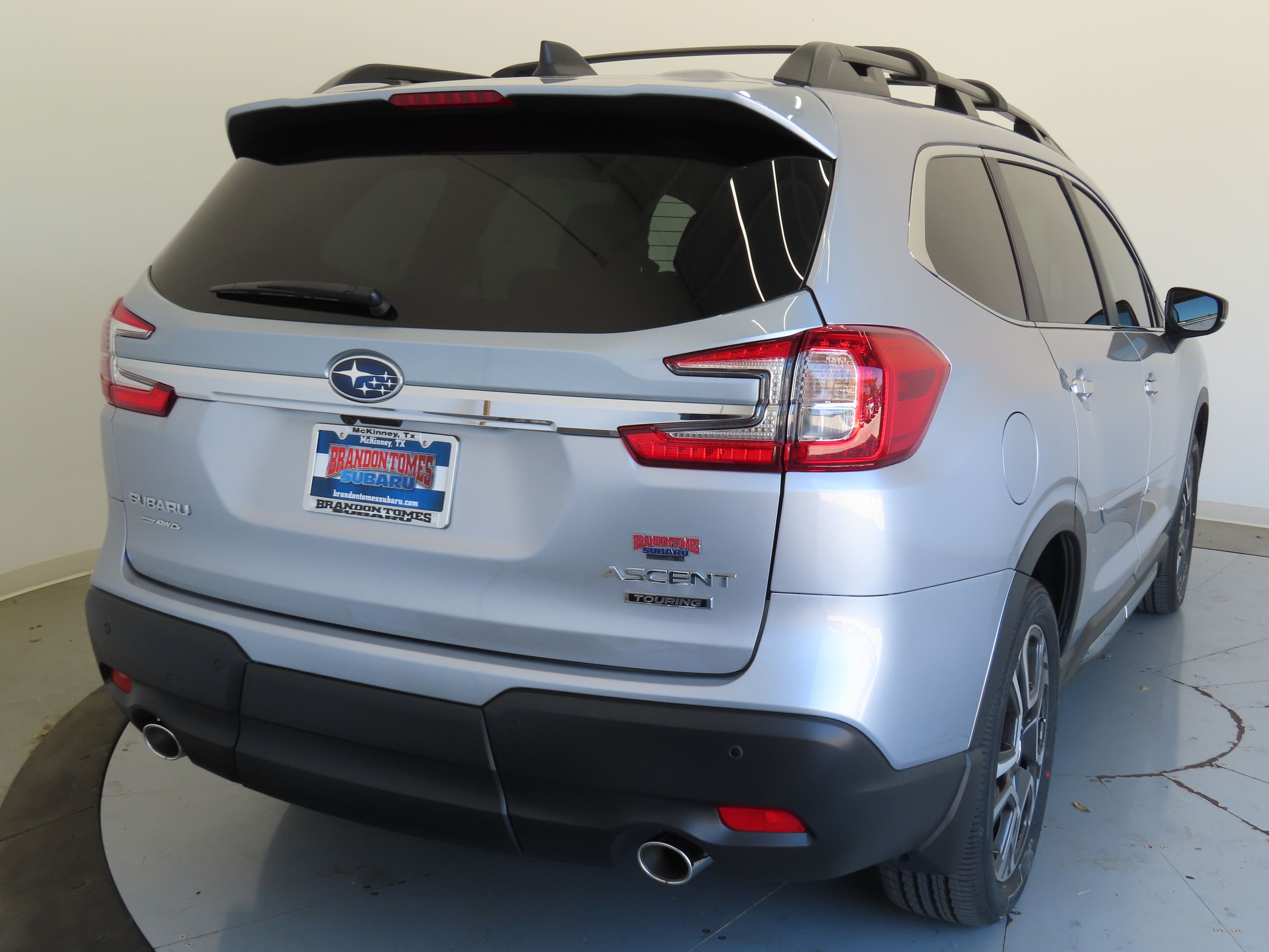 2025 Subaru Ascent Touring photo 3