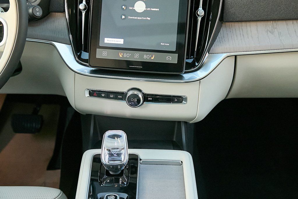 2026 VOLVO XC90 - Image 27