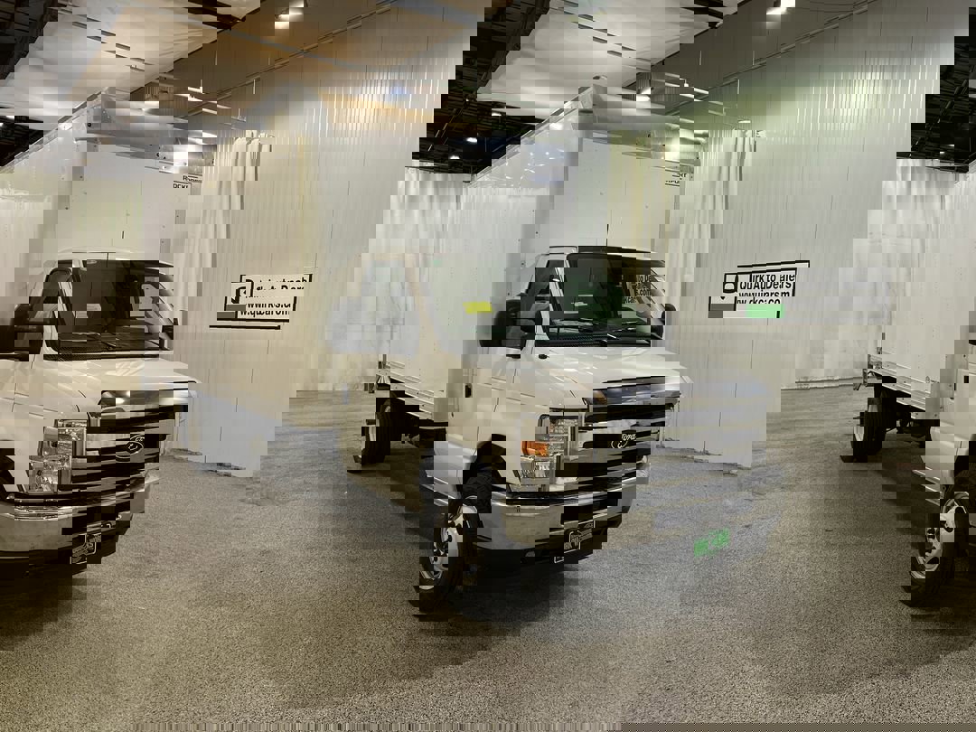 2026 Ford E-350 Base photo 3