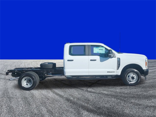 2026 Ford F-350 photo 3