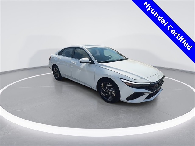 2025 Hyundai Elantra SEL Convenience photo 2