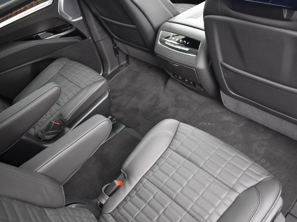 2025 Cadillac Escalade Sport Platinum photo 35