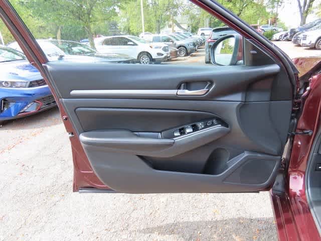 2023 Nissan Altima 2.5 SV photo 15