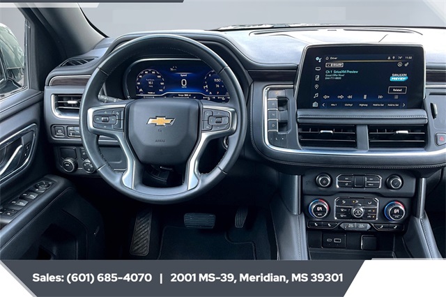 2023 Chevrolet Suburban LT photo 4