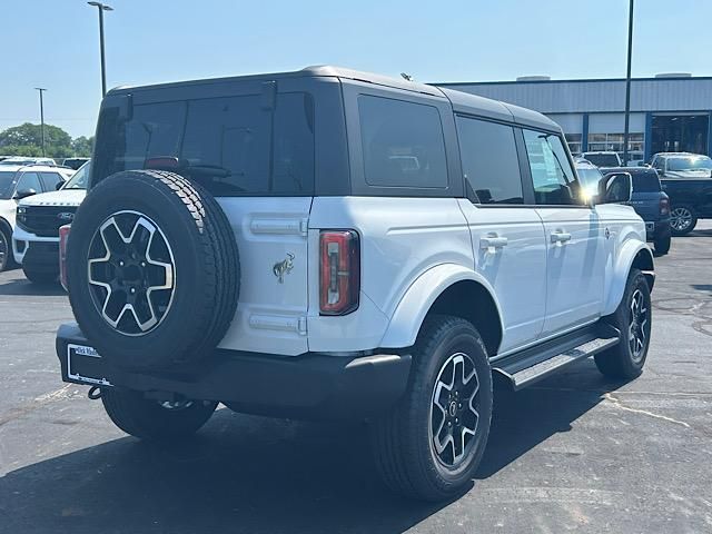 2025 Ford Bronco Outer Banks photo 8