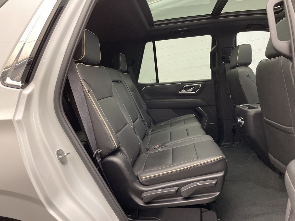 2024 Gmc Yukon SLT photo 25