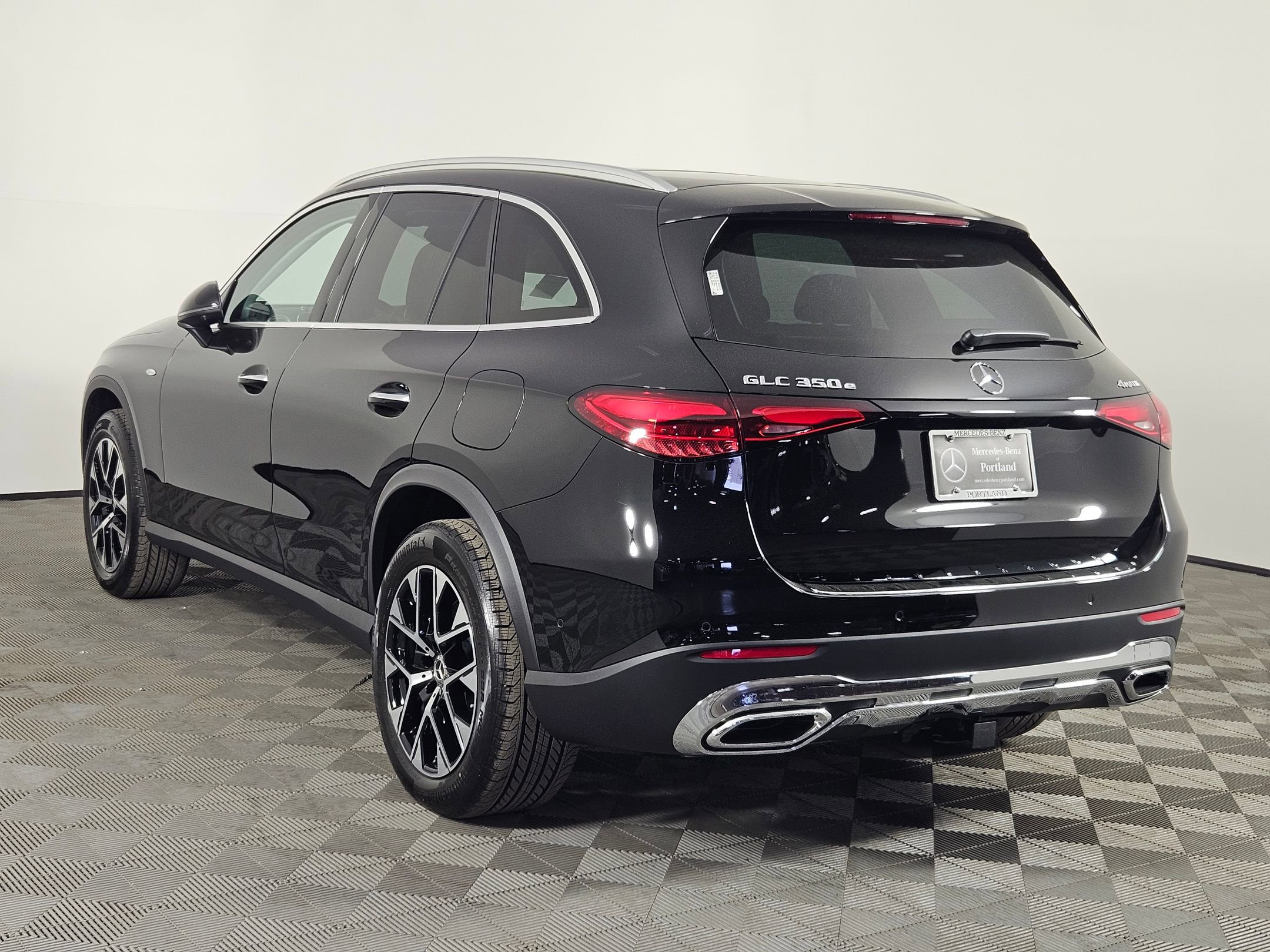 2025 Mercedes Benz GLC 350e 4MATIC photo 2