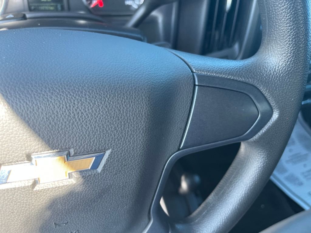 2016 Chevrolet Silverado 1500 Custom photo 12