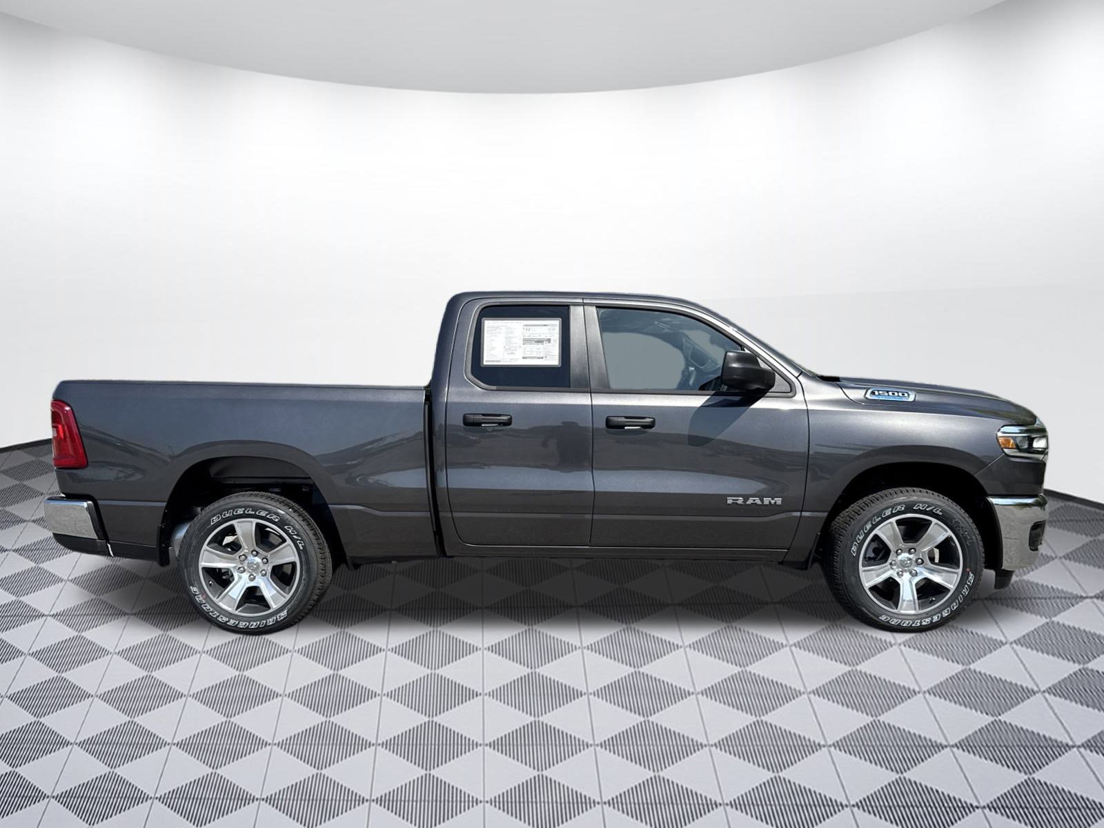 2025 Ram 1500 Tradesman photo 2