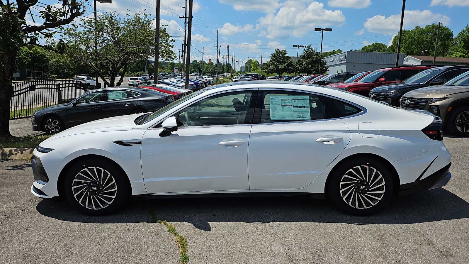 2025 Hyundai Sonata Hybrid Limited photo 3