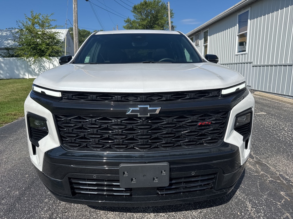 2024 Chevrolet Traverse RS photo 2