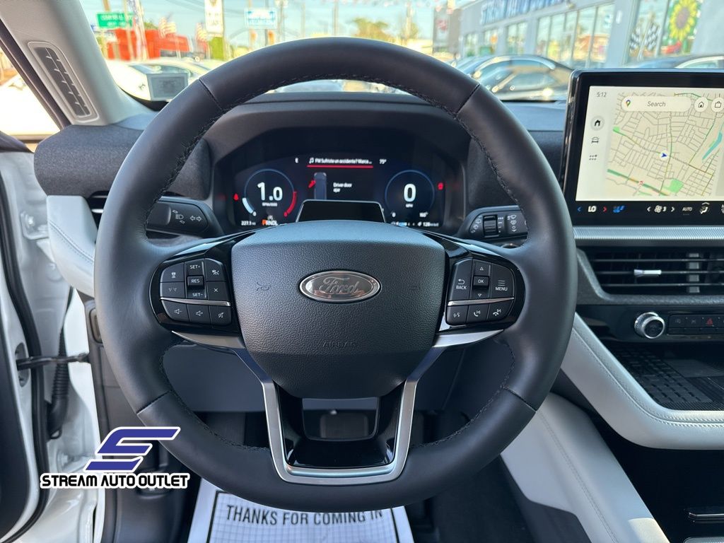 2025 Ford Explorer Platinum photo 11