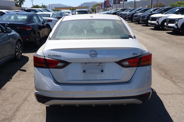 2023 Nissan Altima 2.5 SV photo 4