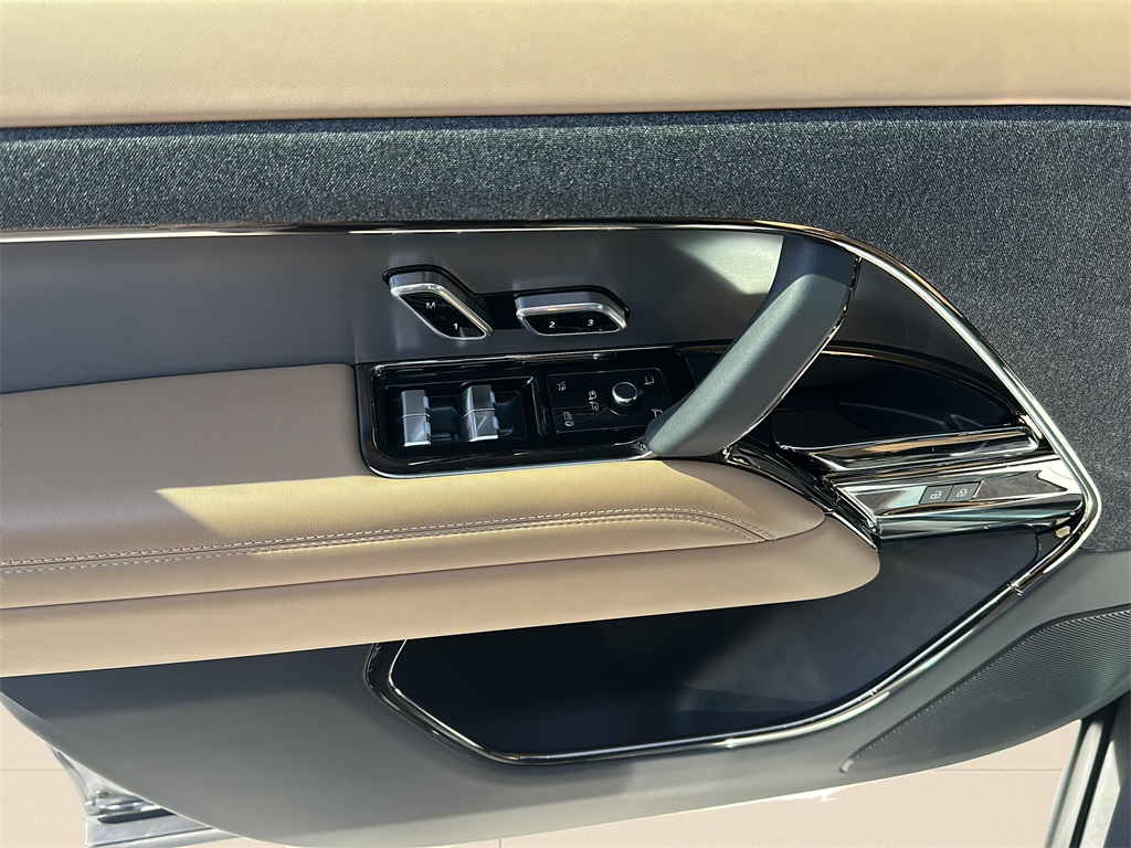 2024 Land Rover Range Rover Sport SE photo 10