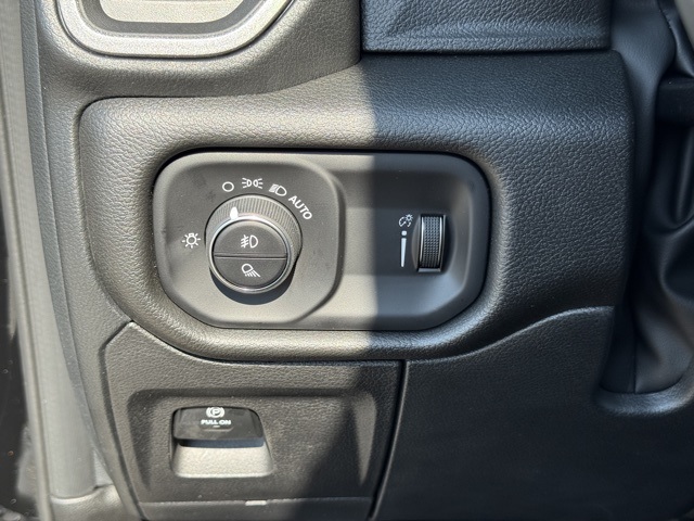 2025 Ram 1500 Tradesman photo 17