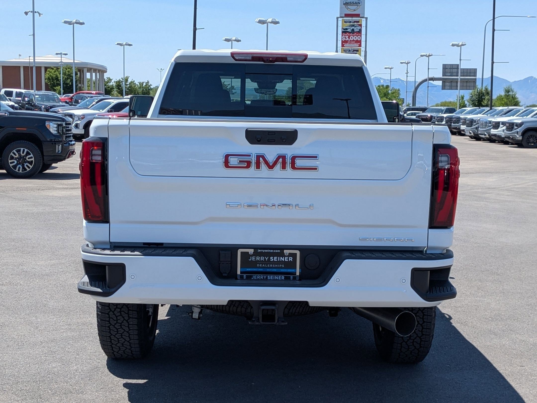 2025 Gmc Sierra 3500 HD Denali photo 4