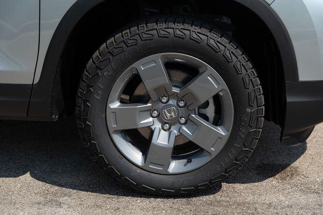2025 Honda Ridgeline TrailSport photo 9