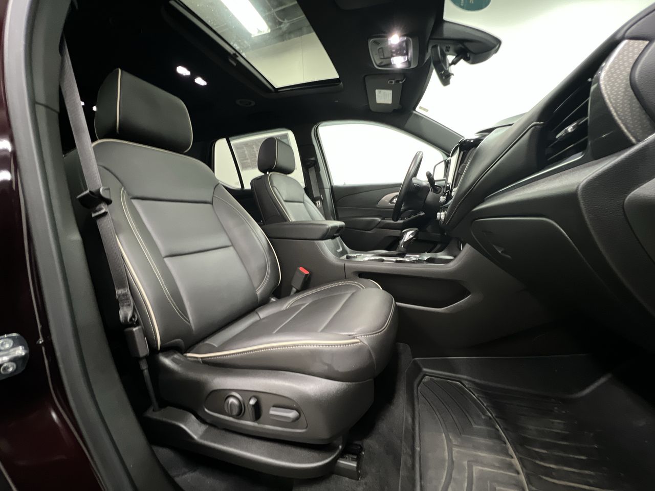 2023 Chevrolet Traverse Premier photo 27