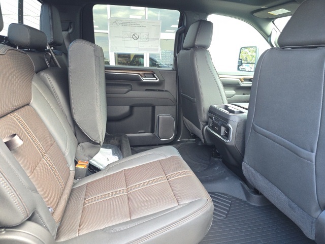 2026 Chevrolet Silverado 2500HD High Country photo 4