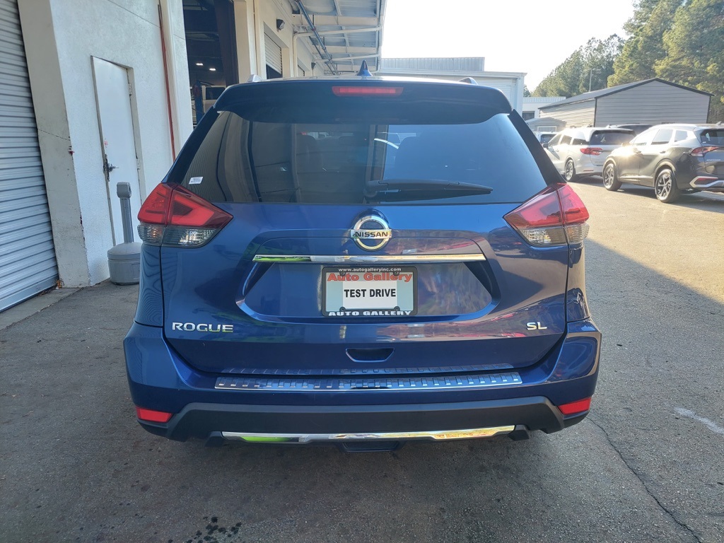 2017 Nissan Rogue SL photo 3