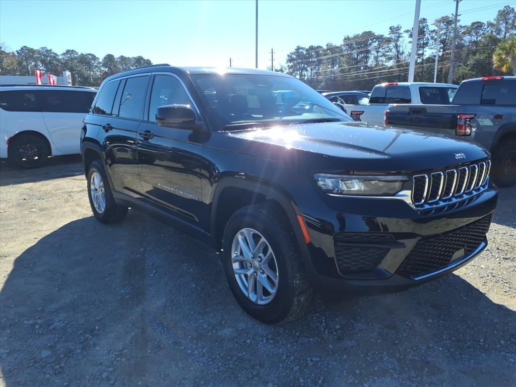 2025 Jeep Grand Cherokee Laredo's photo